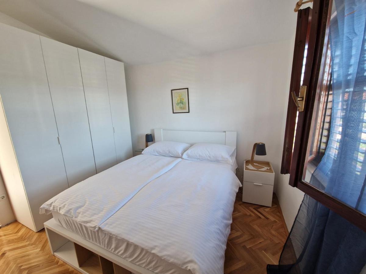 Apartments Dara Рогозница Екстериор снимка