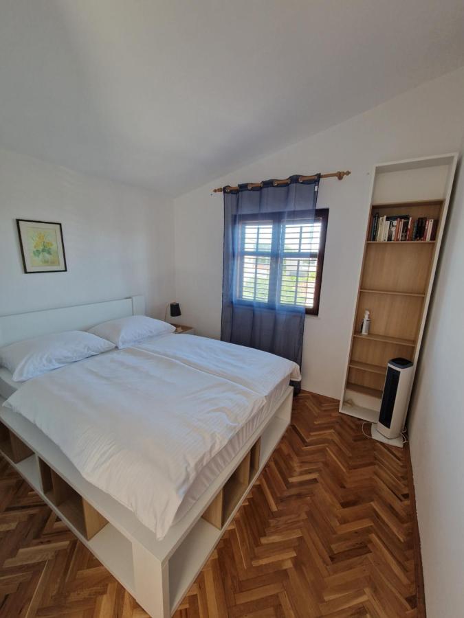 Apartments Dara Рогозница Екстериор снимка