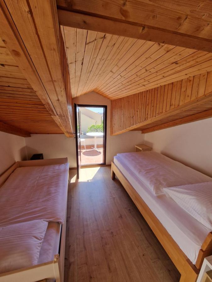 Apartments Dara Рогозница Екстериор снимка