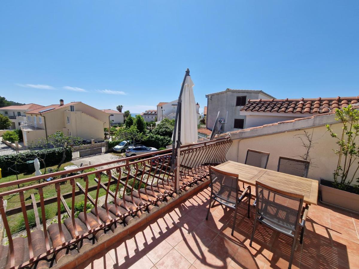 Apartments Dara Рогозница Екстериор снимка
