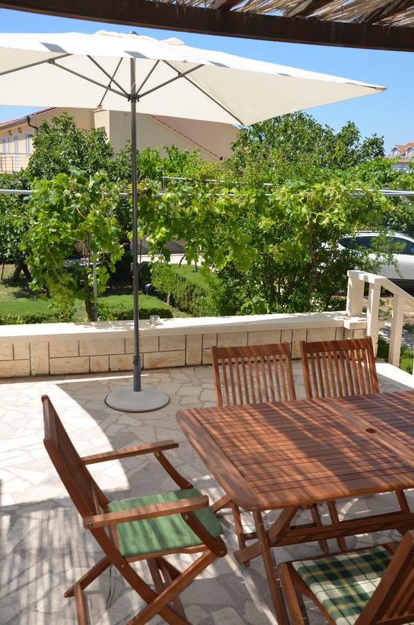 Apartments Dara Рогозница Екстериор снимка